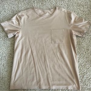 Men’s lululemon casual everyday pocket t tan